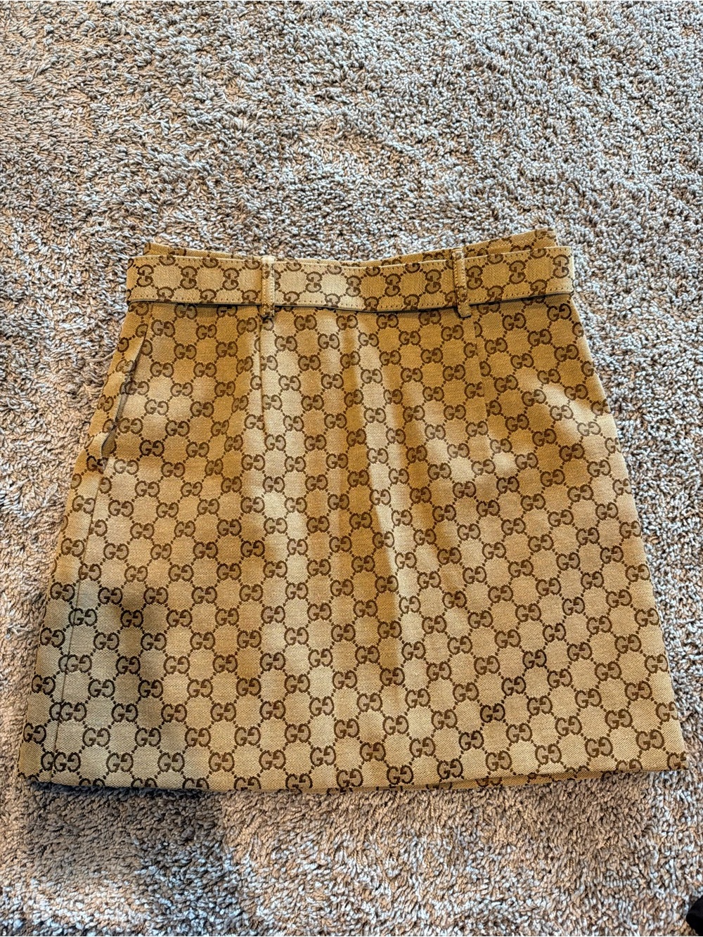 Gucci Beige GG Monogram Mini Skirt with Silver Double-G Buckle - Picture 2 of 4